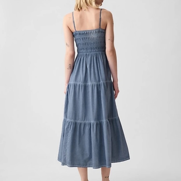 Gap Smocked Tiered Midi Dress - Picture 7 of 8